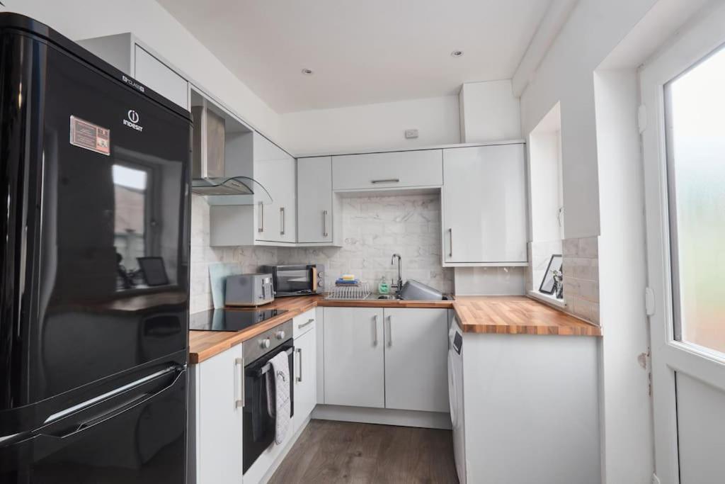노먼턴 Haw Hill House - Modern 4 Bed 아파트 외부 사진